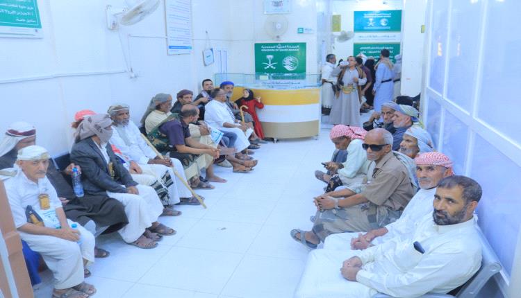 بدعم سعودي.. أكثر من 62 ألف خدمة طبية مجانية قدمها مستشفى العيون بمأرب خلال 6 أشهر 