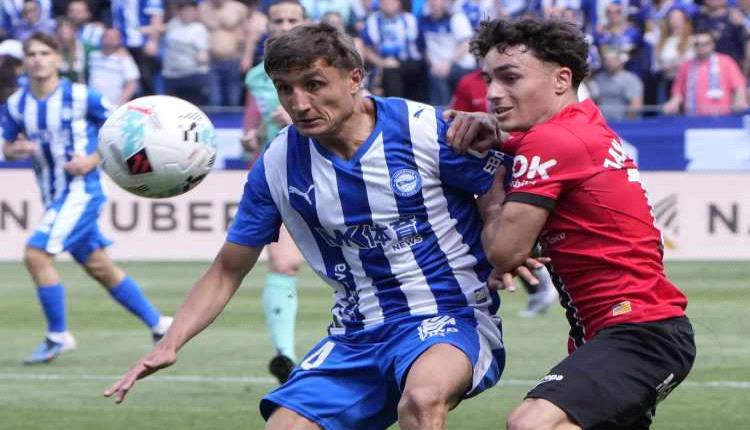 ألافيس يقلب تأخره إلى فوز على مايوركا في الدوري الإسباني