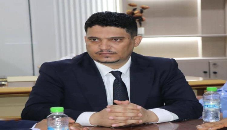 كلمةٌ مؤثرة لمدير عام البريقة بالعاصمة عدن بعد تقديم استقالته وتسليم منصبه 