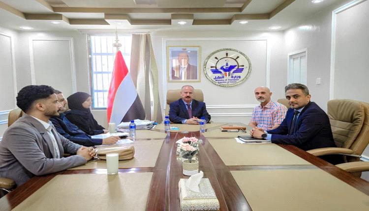 عدن: مباحثات بين وزير النقل وشركة "فالار" لتحديث منظومة أمن الطيران