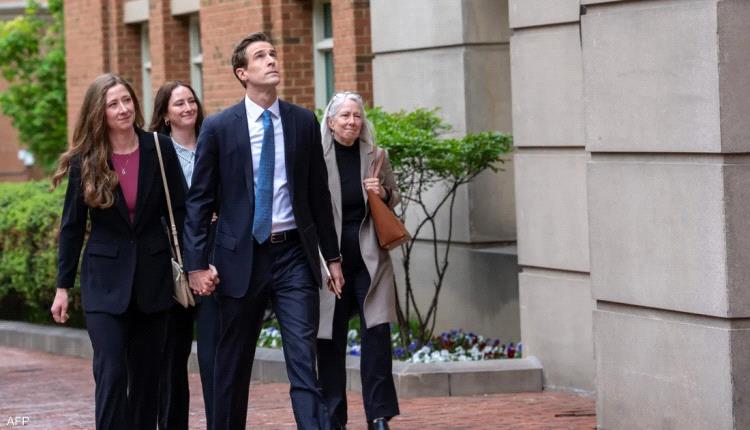 منشور على إنستغرام يقود مسؤولا للمحاكمة بتهمة "تهديد ترامب"
