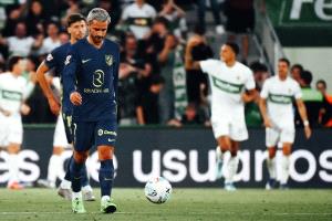 أتلتيكو مدريد يسقط أمام إلتشي ويخسر مباراته الرابعة على التوالي