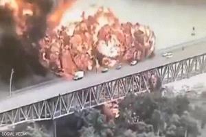 انفجار شاحنة وقود قرب جسر يعبر قناة بنما
