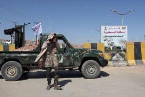 صرخة غضب تتجاوز المطالب.. متظاهرون في معسكر التحالف يؤكدون: دماء المكلا هي المحرك لا الرواتب