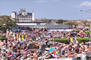 فتح مقر الجمعية العمومية في عدن وإعادة رفع صورة الرئيس الزبيدي