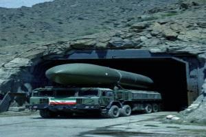 امريكا تكتشف اين تخبئ ايران يورانيمها  المخصب ومراقبة عليه من البر والجو حتى تحين لحظة مصادرته بالقوة العسكرية 