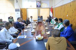 بحث تدخلات البرنامج السعودي في مديريات الوادي والصحراء