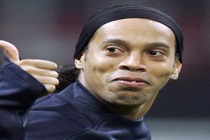 هل يعود رونالدينيو للسجن؟.. القبض على المرأة التي زورت جواز سفره