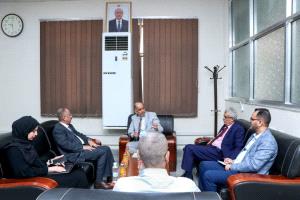 وزيرا المالية والنقل يناقشان الجهود المشتركة لتنفيذ خطة الإصلاحات الشاملة في قطاع النقل 