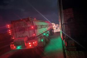 المهرة في الظلام بسبب احتجاز ناقلات الوقود واستمرار إغلاق طريق الشحر – الديس