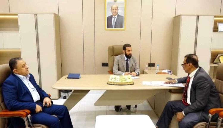 اجتماع موسع بأبين.. المحافظ يوجه برفع كفاءة التحصيل وترشيد الإنفاق