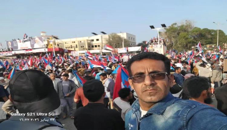 ثلاث طلقات نارية من مجهول توقع ناشطا في حالة حرجة