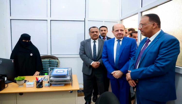 رئيس الوزراء من مصلحة الجمارك: لن نتهاون مع مهربي الممنوعات
