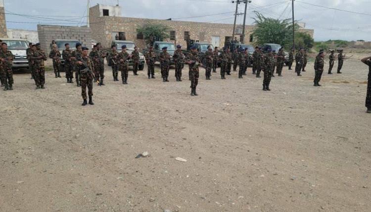 جنود القوات الخاصة بأبين يشكون استقطاع مرتباتهم ويطالبون المحافظ بالإنصاف
