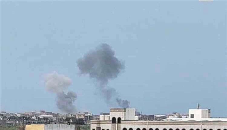 عاجل: الحوثيون يقصفون مدينة وميناء المخا بالصواريخ الباليستية