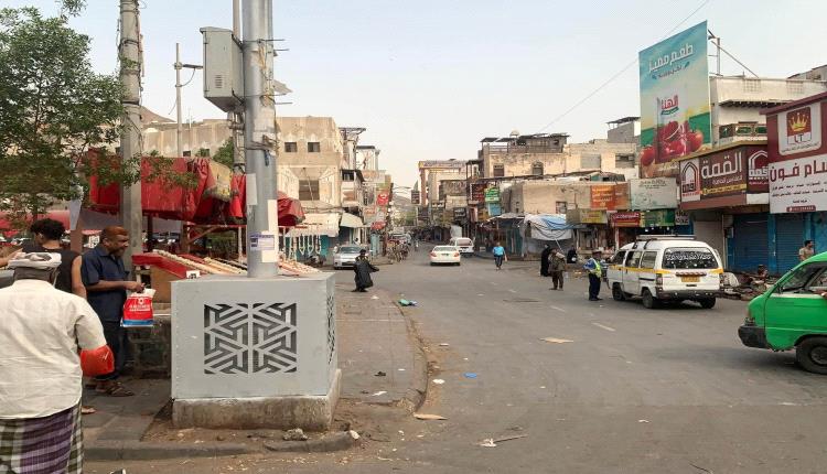 عدن : تواصل العصيان المدني لليوم الخامس رفضا لحرب الخدمات   