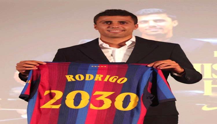 برشلونة يعلن تعاقده مع رودري حتى 2030