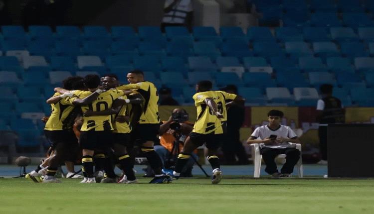اتحاد جدة يخطف أول إنتصار في الدوري السعودي بفوزه على القادسية وبـ10 لاعبين