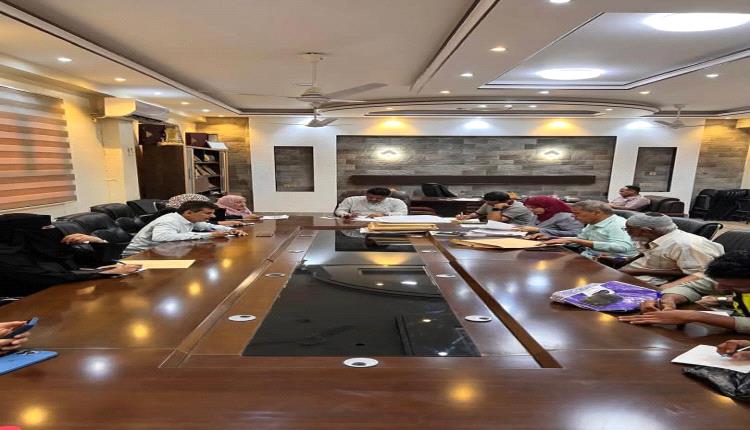 بحضور قيادة السلطة المحلية.. فتح مظاريف مشروع مبنى الهجرة والجوازات بالشيخ عثمان
