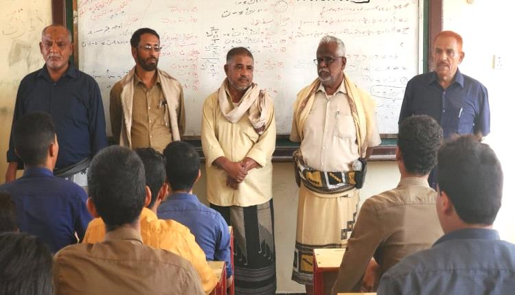 مدير عام ميفعة ومدير التربية في نزول ميداني لثانوية عزان النموذجية