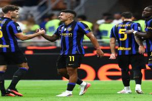 إنتر يقسو على مونزا في افتتاح الدوري الإيطالي