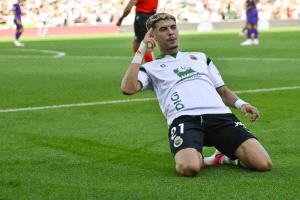 «الدوري الإسباني» الزبيري يقود «راسينغ سانتاندير» للفوز على «إلتشي» بهاتريك مثير