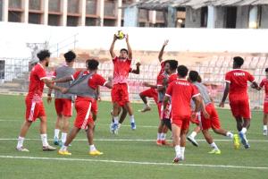 المنتخب الوطني يكثف تحضيراته في معسكره الاعدادي بعدن