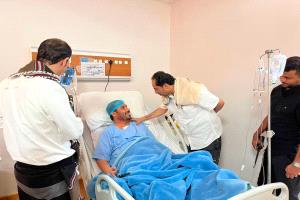 وزير الشباب والرياضة يطمئن على صحة الوكيل المساعد سعد العمري عقب إجرائه عملية جراحية