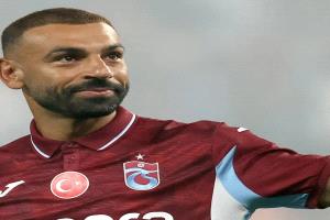 محمد صلاح يصل إسطنبول تحت حراسة خاصة