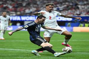 رسميا.. ميسي يتبرع بـ80 ألف يورو لإسبانيا