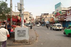 عدن : تواصل العصيان المدني لليوم الخامس رفضا لحرب الخدمات   