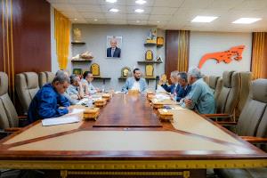 تحرّك لتعزيز الإيرادات.. محافظ عدن يؤكد تشديد الإجراءات ضد التهرّب الضريبي