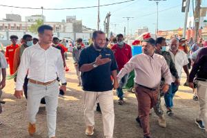 مدير صندوق النظافة ومدير مديرية الشيخ عثمان يدشنان حملة نظافة واسعة
