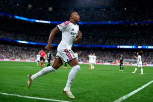 هاتريك مبابي يقود ريال مدريد لاكتساح سوسيداد في البرنابيو