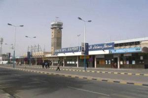 طائرة كبيرة تصل مطار صنعاء وسط معلومات عن نقل قتلى وجرحى إيرانيين