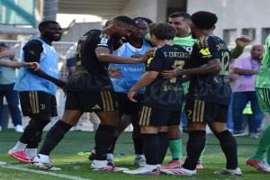 يوفنتوس يفتتح الموسم بانتصار صعب على فريوزينوني