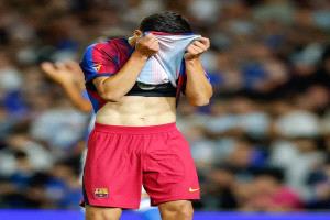 رسميا.. برشلونة يصدر بيانا صادما بشأن حالة نجمه