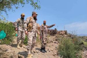 شكري والقبة في زيارة ميدانية لجبهات الضالع: الجاهزية واليقظة أولوية المرحلة