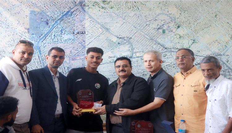 إدارة نادي اهلي عدن تلتقي الفريق الكروي الأول 