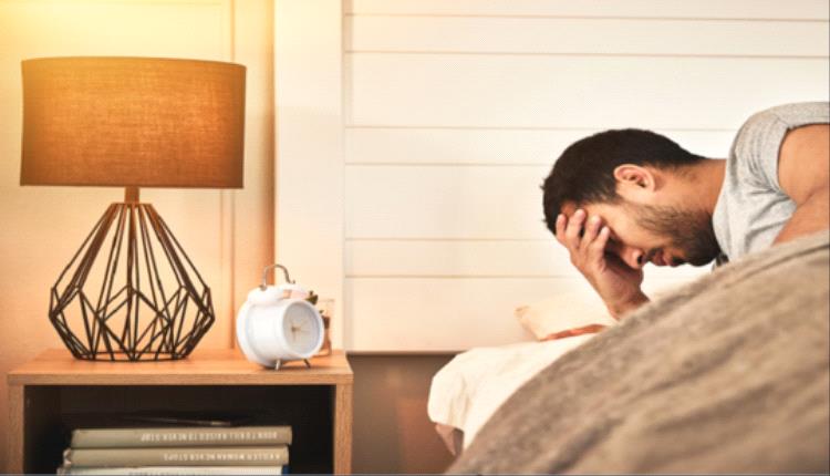 سلوكيات نوم هي الأغرب تقودك للإصابة بالخرف !