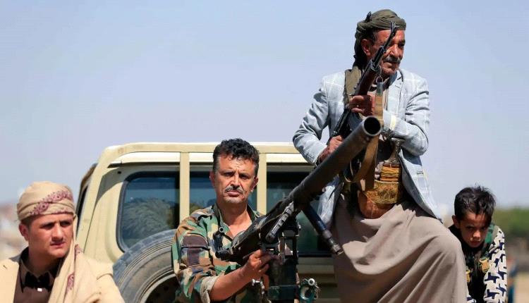 بسبب منشور على فيسبوك.. الحوثيون يختطفون طيارا متقاعدا
