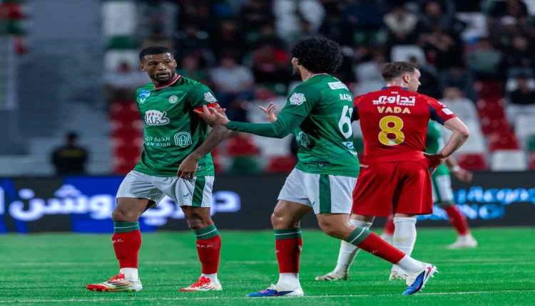 فينالدوم يقود الاتفاق لتجاوز ضمك في دوري روشن السعودي