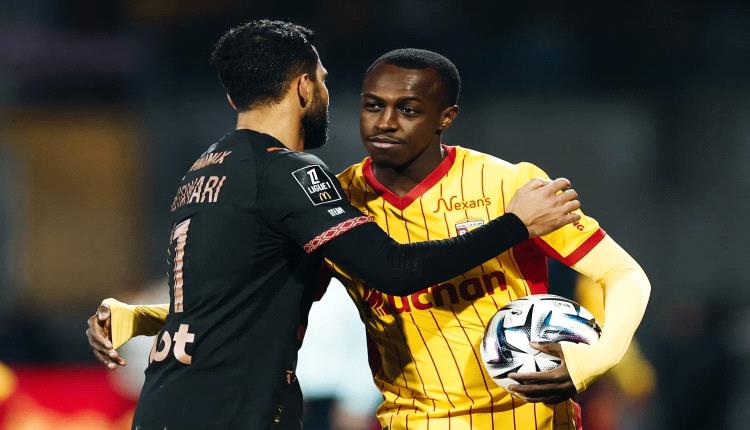 لانس يستعيد صدارة الدوري الفرنسي مؤقتا بفوز عريض على رين