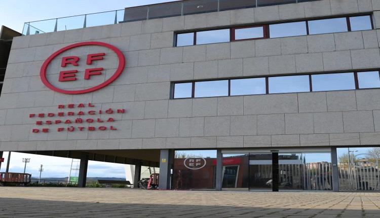 فضيحة كبرى تهز الكرة الإسبانية.. حكم متهم بالاعتداء الجنسي وانتحا..