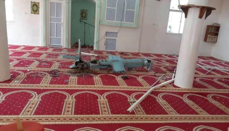 تعز : سقوط طائرة حوثية مسيّرة في مسجد كادت أن تتحول إلى مجزرة