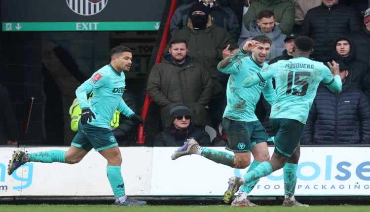 وولفرهامبتون يطيح بغريمسبي ويبلغ ربع نهائي كأس إنجلترا..