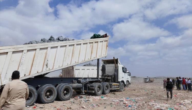 عدن .. إتلاف 300 طن من الكلنكر بقرار قضائي 