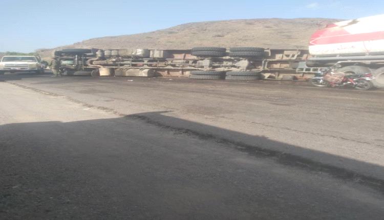 لحج.. تفاصيل إصابة 11 لاجئ أفريقي في طريق الملاح