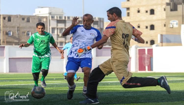 النفط يستهل المشوار بتخطي الجامعة وتعادل الموانئ والبنك في بطولة كأس عدن للشركات والمؤسسات 