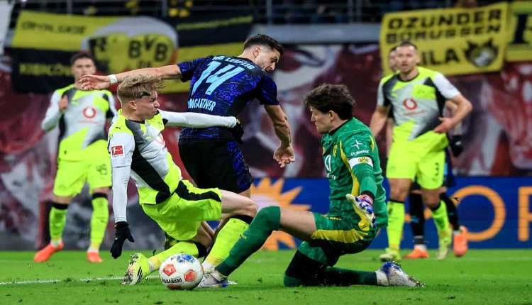 دورتموند ينتزع تعادلاً مثيراً من لايبزيغ في البوندسليغا